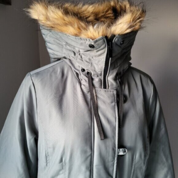 Ricki’s Faux Fur Winter Parka NWT Sz Lrg - Picture 6 of 13